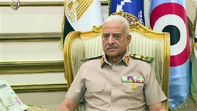 وزير الدفاع يشهد تنفيذ المشروع الإستراتيجي التعبوي التخصصي للاستخبارات العسكرية