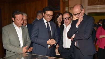 وزير الثقافة يفتتح معرض “صوت مصر” بمجمع الفنون.. وعرض مقتنيات نادرة لكوكب الشرق