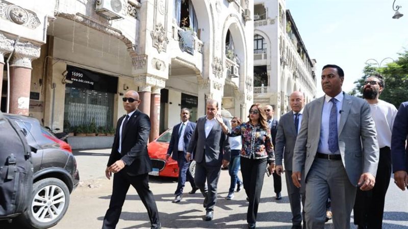 د.منال عوض و محافظ