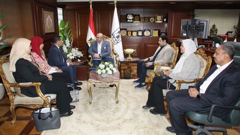 لقاء محافظ بنى سويف