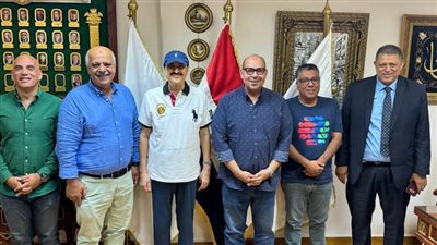 إدريس يستقبل وفد الاتحادين الكويتي والعربي للسباحة لتعزيز التعاون الرياضي  