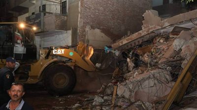 ارتفاع عدد ضحايا انهيار عقار الزقازيق لـ6 وفيات وإصابة 6 آخرين