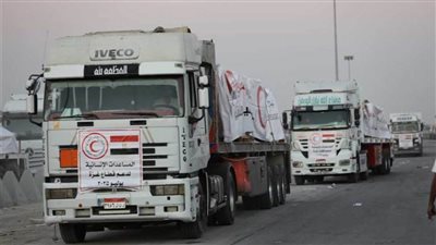 عاجل.. إدخال 129 شاحنة مساعدات إنسانية إلى الفلسطنيين بقطاع غزة