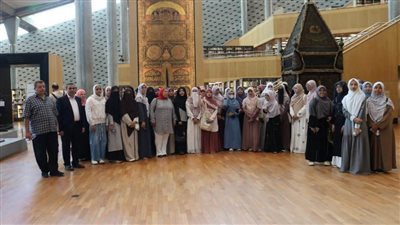 الشئون الإسلامية ينظم زيارة للطالبات الوافدات الي مكتبة الإسكندرية