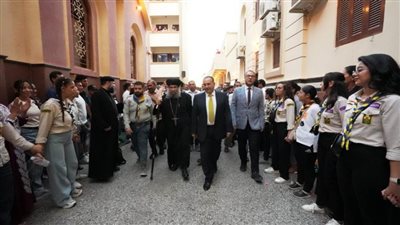 محافظ أسيوط يشارك في الليلة الختامية لاحتفالات صوم العذراء بدير درنكة.. صور