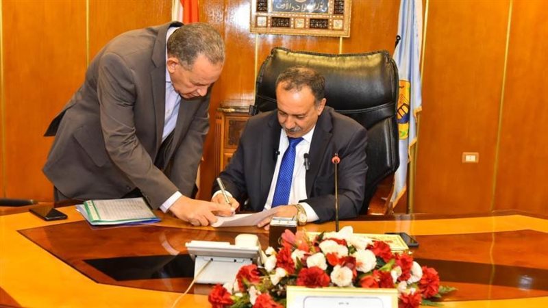 محافظ أسيوط يعتمد