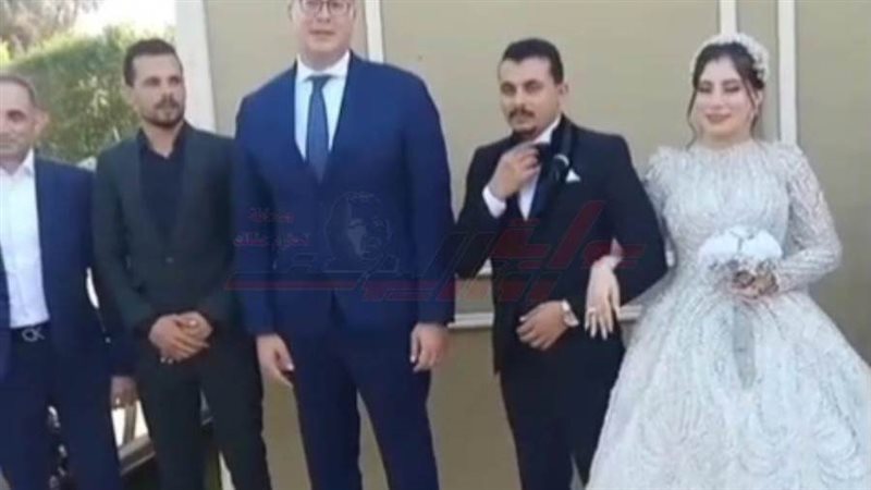 وزير البترول والعروسين