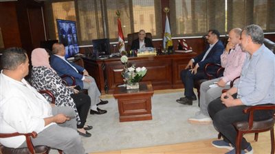 بالصور.. محافظ الغربية يناقش أعمال صيانة ورفع كفاءة شبكة الطرق