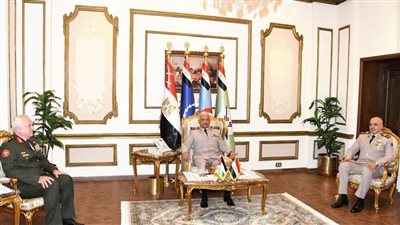 وزير الدفاع ورئيس الأركان يلتقيان رئيس هيئة الأركان المشتركة للقوات المسلحة الأردنية