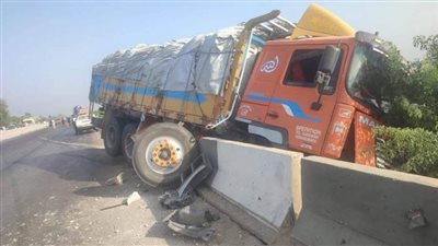 مصرع 3 أشخاص وإصابة آخر في حادث تصادم سيارة ملاكي ونقل بأسيوط