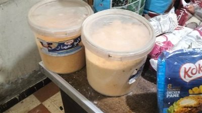 ضبط لحوم وسلع غذائية فاسدة وتحرير 260 محضرًا في حملات تموينية بأسيوط.. صور