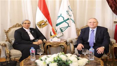 المستشارة أمل عمار تهنئ رئيس مجلس الدولة وتُشيد برؤية دعم اعتلاء المرأة منصة القضاء