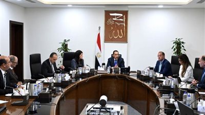 رئيس الوزراء يبحث زيادة المخصصات المالية لصيانة المنشآت الحكومية 