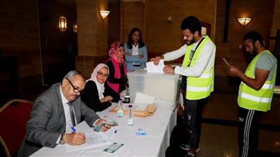 إغلاق صناديق الاقتراع بفرنسا في أول يوم من جولة الإعادة بانتخابات 