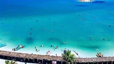 رئيس مدينة مرسى مطروح: تحذيرات للمصطافين بعدم السباحة بالشواطئ المفتوحة لارتفاع أمواج البحر  