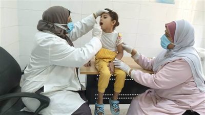 حياة كريمة.. توقيع الكشف الطبي على 976 مواطنًا بقرية دروة بالمنيا