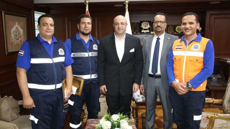 تكريم سايق ومسعف