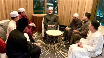 مفتي الجمهورية يلتقي خريجي الأزهر المشتغلين بالإفتاء في ماليزيا