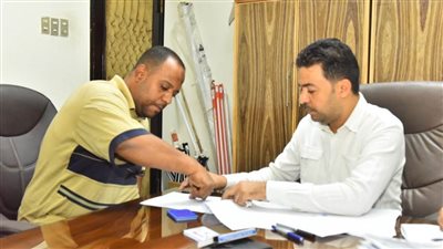 تسليم الدفعة الرابعة من تعويضات أهالي مساكن الإيواء بعرب المدابغ بأسيوط