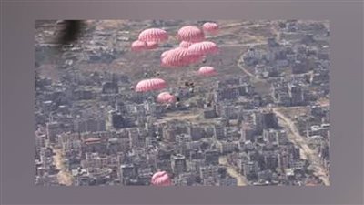 لإجبار سكانها على النزوح.. إسرائيل توقف إسقاط المساعدات على غزة