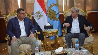 بالصور.. محافظ الغربية يناقش مع وزير الإسكان موقف مشروعات “حياة كريمة” بقرى زفتى