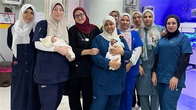إنقاذ حياة طفلين ولدا بوزن 900 جرام بأطفال بنها التخصصي
