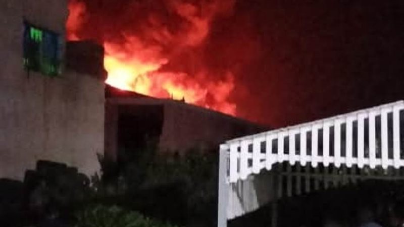 جانب من الحريق