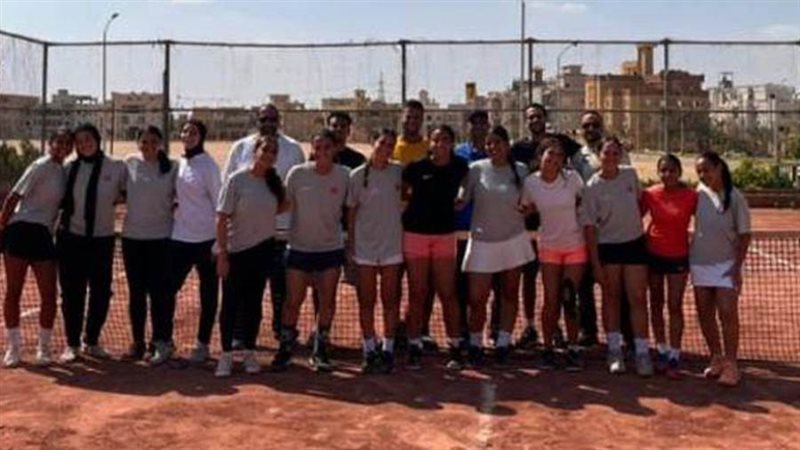 ناشئات تنس الزهور