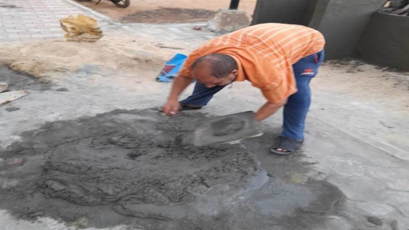 أهالى القرية يشاركون