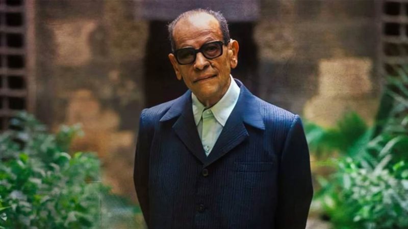 الأديب الكبير نجيب