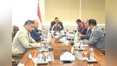 وزير الإسكان يتابع مشروع المماشي السياحية بمدينة 6 أكتوبر