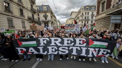 مسيرة تضامنية لفلسطين تضم الآلاف بمحيط مهرجان فينيسيا السينمائي