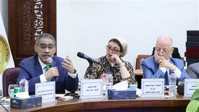 ضياء رشوان: السوشيال ميديا لم ولن تحل مكان الصحافة التقليدية