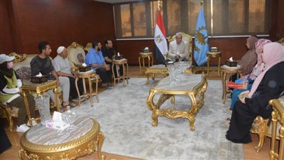 بالصور.. محافظ الغربية يسلم عقود 120 وحدة سكنية جديدة لأهالي أبوشاهين