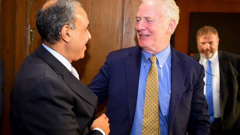 وزير الخارجية يستقبل