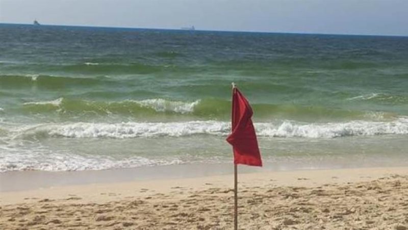 ورفع الرايات الحمراء