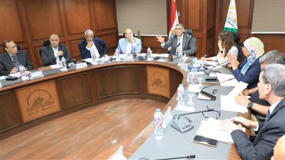 محافظ الجيزة يبحث الموقف التنفيذي للمشروعات القومية
