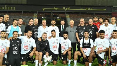 وزير الرياضة يشهد مران المنتخب الوطني