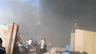 حريق في مخزن مخلفات مصانع للكرتون والبلاستيك بالشرقية