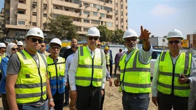 وزير قطاع الأعمال يتفقد مشروع إحياء فندق الكونتيننتال التاريخي بوسط القاهرة