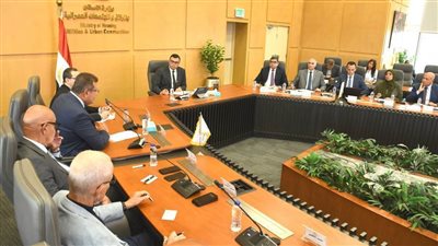وزيرالإسكان يلتقي عددًا من كبار المطورين العقاريين لاستعراض العمران الأخضر