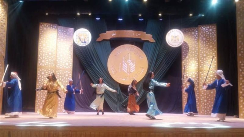 جانب من العروص الفنية