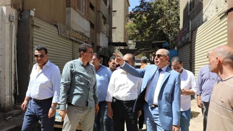 محافظ المنيا خلال