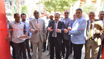 محافظ أسيوط يفتتح معرض 