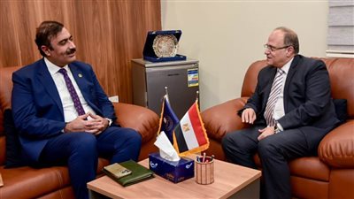  رئيس هيئة الدواء يبحث التعاون مع نظيره الباكستاني لتعزيز الشراكة الدوائية