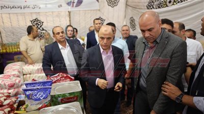 محافظ كفر الشيخ يفتتح معرض 