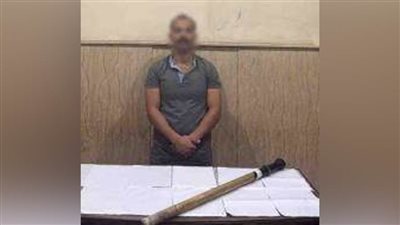 حقيقة تداول فيديو بقيام شخص بممارسة أعمال البلطجة ممسكا بيده عصا خشبية