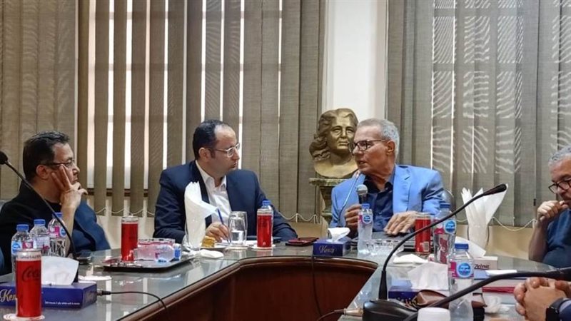 جانب من الندوه