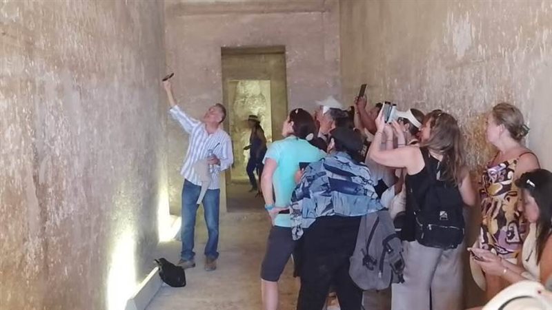 وفود سياحية تزور