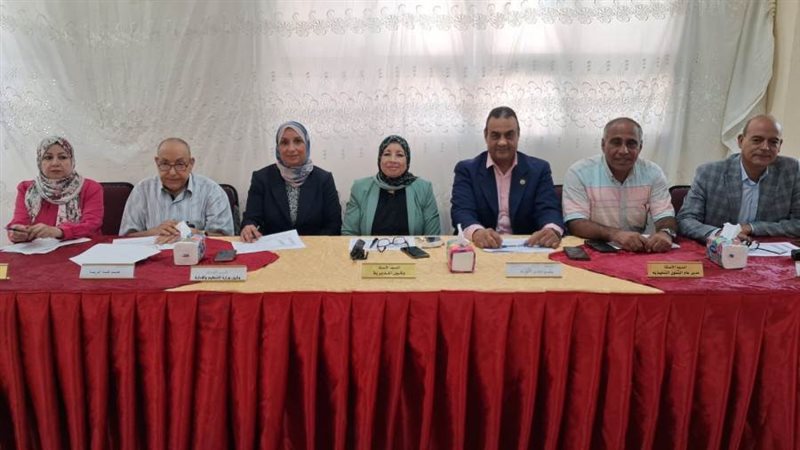 جانب من لجنة المقابلات